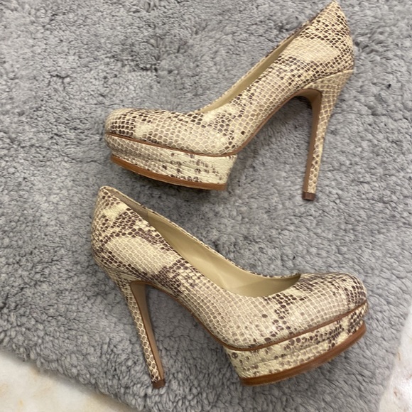 Used BCBG Maxazria snake/animal print size 6 1/2. Worn 2-3 times. No box. - Picture 2 of 7